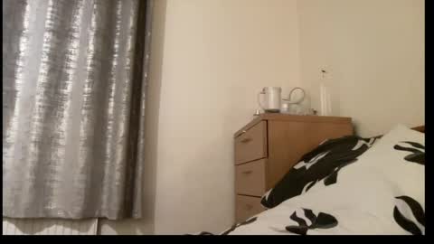 nicolebee online show from May 14, 2026, 8:04 pm
