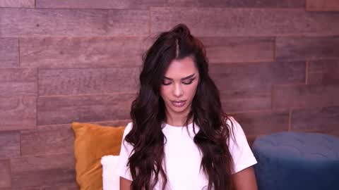 Snapshot of nicoledevin chatting on October 10, 2025, 7:29 am Nicole online show from October 10, 2025, 7:29 am