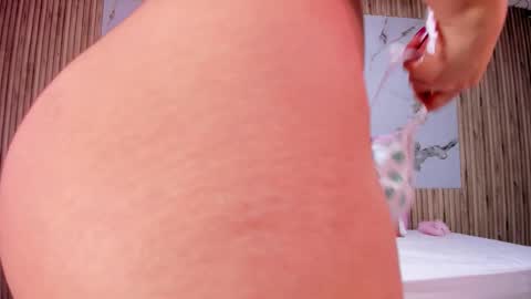 nicolee19_ online show from March 20, 2026, 11:15 am