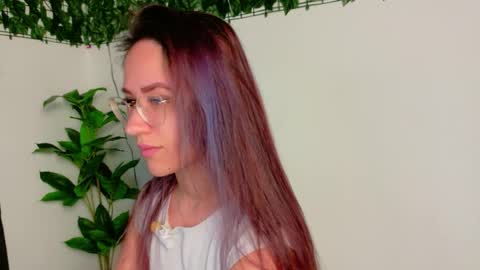 nicoleirisxxx online show from April 4, 2026, 5:16 am