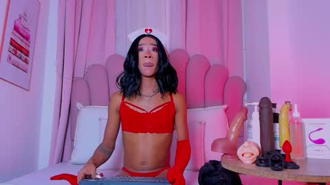 nicolemadrird online show from February 27, 2026, 5:24 pm