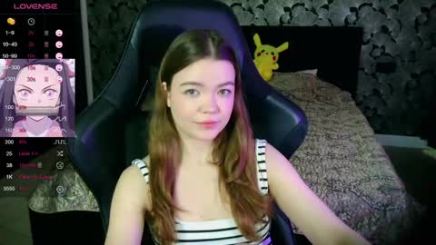 NicoleMeew online show from April 12, 2026, 6:29 am