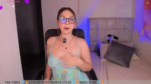 Nicol independent model online show from August 8, 2026, 1:52 am