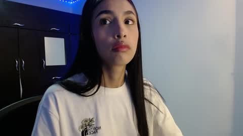 Nicole online show from February 23, 2026, 11:24 pm