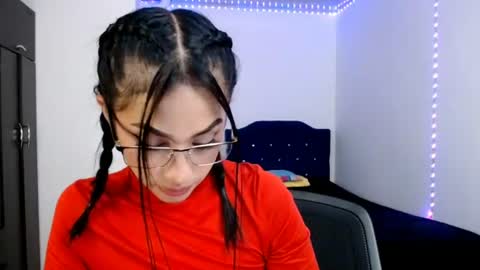 Nicole online show from July 30, 2026, 10:42 pm
