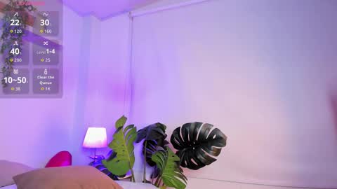 nicolle_evanss_ online show from March 27, 2026, 8:26 am