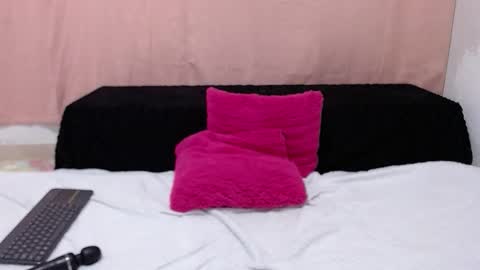 Snapshot of nicolle_gomes chatting on October 8, 2025, 10:18 pm nicolle gomes online show from October 8, 2025, 10:18 pm