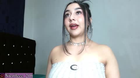 Snapshot of nicolle_sabinas chatting on October 29, 2025, 5:14 pm Nicolle online show from October 29, 2025, 5:14 pm