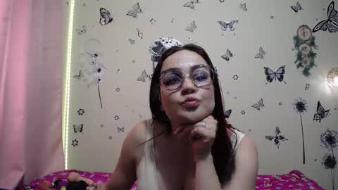 Snapshot of nicolle_sky chatting on November 1, 2025, 3:25 pm nicolle_sky online show from November 1, 2025, 3:25 pm