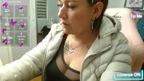 Daniela aponte online show from March 2, 2026, 11:39 am