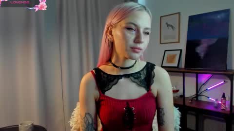 Snapshot of nicollefarrey chatting on February 8, 2026, 7:56 am Kim online show from February 8, 2026, 7:56 am