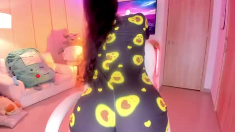 Snapshot of nicollemeyer chatting on February 5, 2025, 1:33 pm Nicolle Go to Visit online show from February 5, 2025, 1:33 pm