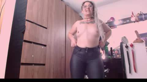 nicolmiss online show from May 15, 2026, 11:56 pm