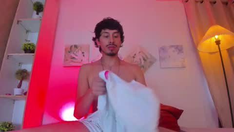 nico online show from December 18, 2025, 8:04 pm