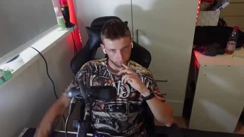 nicramga online show from October 12, 2025, 3:00 pm