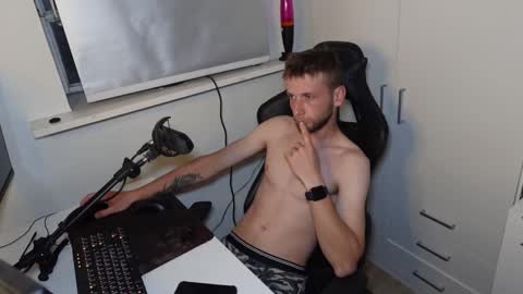 nicramga online show from October 14, 2025, 9:15 pm