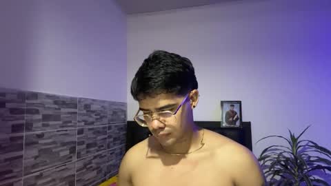 Snapshot of nicvelez22 chatting on March 18, 2026, 2:37 am nicvelez22 online show from March 18, 2026, 2:37 am