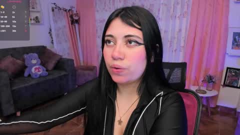      900   300   online show from November 21, 2025, 6:12 am