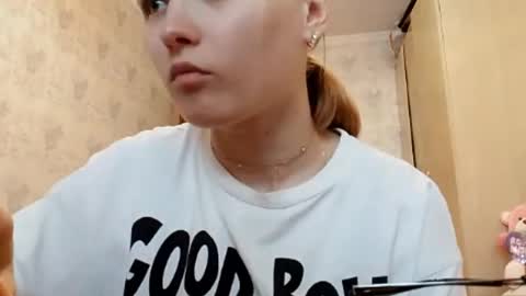 Snapshot of nievesmarchal chatting on April 6, 2026, 3:24 pm Ella online show from April 6, 2026, 3:24 pm