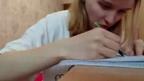 Snapshot of nievesmarchal chatting on April 10, 2026, 1:27 pm Ella online show from April 10, 2026, 1:27 pm