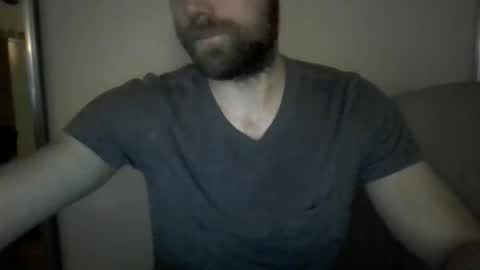 nieznajomy33 online show from June 3, 2026, 6:35 pm