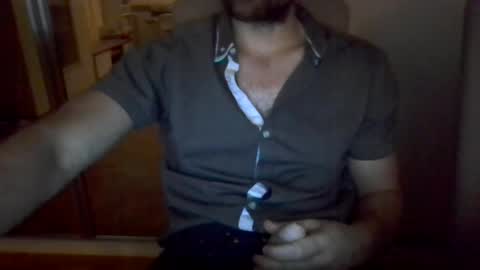 nieznajomy33 online show from July 15, 2026, 8:14 pm