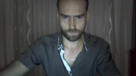 nieznajomy33 online show from August 3, 2026, 12:31 am