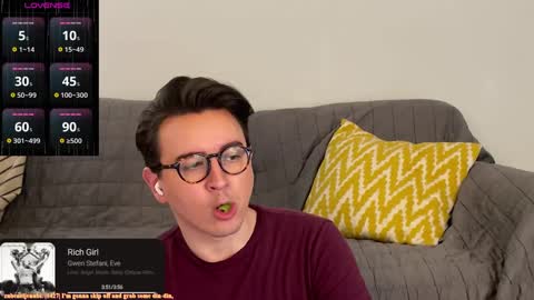 Snapshot of nigelhart chatting on December 31, 2024, 2:19 am Nigel Hart online show from December 31, 2024, 2:19 am