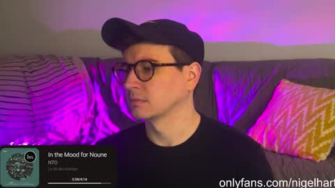 Snapshot of nigelhart chatting on February 4, 2025, 1:02 am Nigel Hart online show from February 4, 2025, 1:02 am