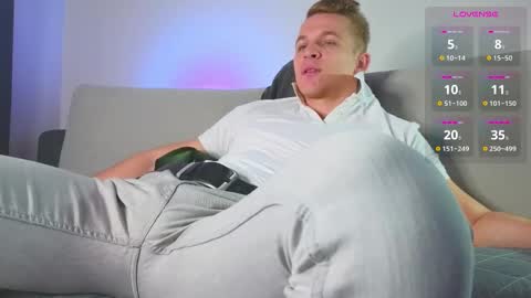 Snapshot of night_wwwolf chatting on October 11, 2025, 5:17 am Jameson online show from October 11, 2025, 5:17 am