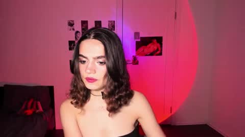 Snapshot of nightfloatt chatting on October 16, 2025, 3:13 pm Daisy online show from October 16, 2025, 3:13 pm