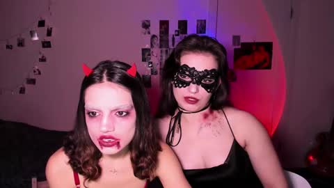 Snapshot of nightfloatt chatting on October 31, 2025, 5:14 pm Daisy online show from October 31, 2025, 5:14 pm