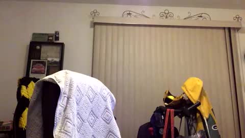 nightmoves1970 online show from February 5, 2026, 4:06 am