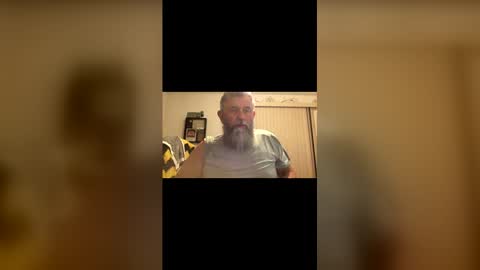 nightmoves1970 online show from April 20, 2026, 2:58 am