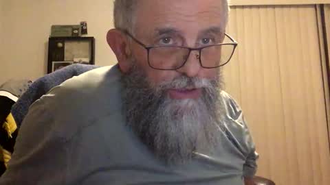 nightmoves1970 online show from April 21, 2026, 2:51 am