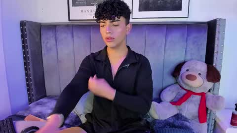 Snapshot of niick_twink chatting on October 8, 2025, 7:33 pm niick_twink online show from October 8, 2025, 7:33 pm