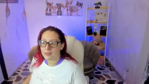 Snapshot of niickyjones chatting on October 5, 2025, 8:29 pm Anni online show from October 5, 2025, 8:29 pm