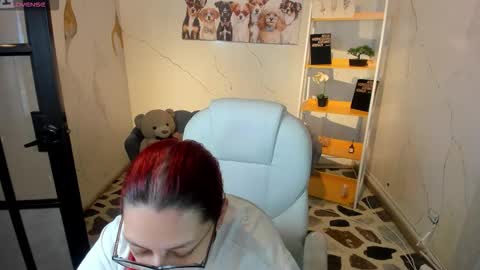 Snapshot of niickyjones chatting on October 20, 2025, 7:14 pm Anni online show from October 20, 2025, 7:14 pm