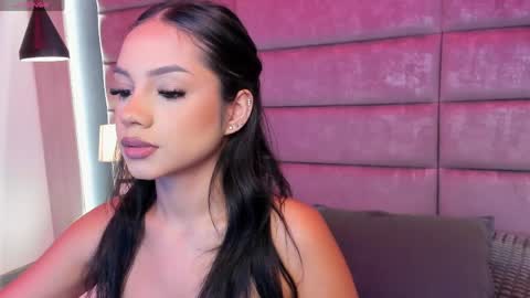 Snapshot of niicole_taylor chatting on April 13, 2026, 2:55 pm Nicole online show from April 13, 2026, 2:55 pm