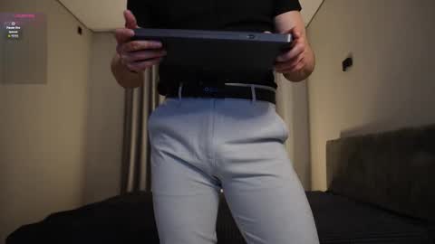 Nik online show from February 24, 2026, 5:22 pm