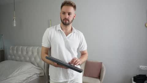 Nik online show from April 14, 2026, 8:31 am