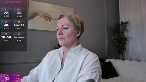 Snapshot of nika_smit chatting on February 2, 2025, 10:57 am Nika online show from February 2, 2025, 10:57 am