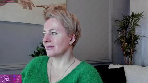 Snapshot of nika_smit chatting on February 7, 2025, 10:08 am Nika online show from February 7, 2025, 10:08 am