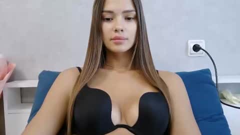 Snapshot of nika_verona1 chatting on June 8, 2026, 4:57 am Nika online show from June 8, 2026, 4:57 am