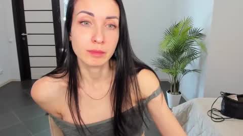 Snapshot of nikamiles chatting on January 25, 2025, 8:42 pm Nika online show from January 25, 2025, 8:42 pm