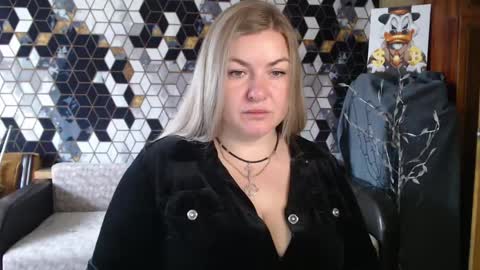 Nika online show from April 13, 2026, 4:51 am