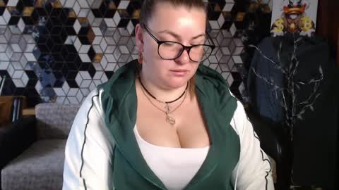 Nika online show from April 14, 2026, 5:13 am