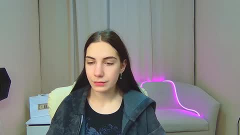 nikastarkk online show from February 3, 2026, 7:41 pm