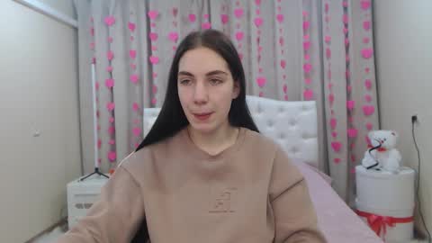 nikastarkk online show from February 6, 2026, 7:39 pm