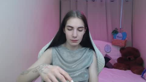 nikastarkk online show from April 3, 2026, 6:50 pm